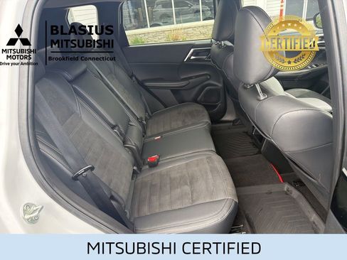 Used 2023 Mitsubishi Outlander 4WD Plug-In Hybrid image 36