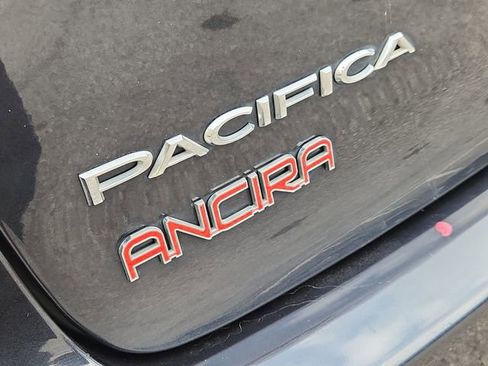 Used 2020 Chrysler Pacifica Touring-L w/ Premium Audio Group image 30