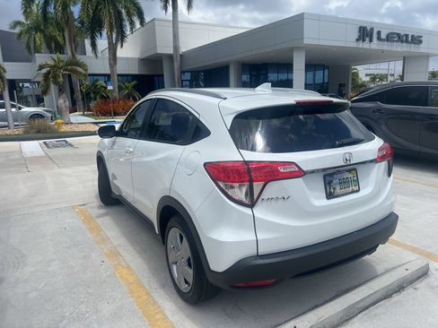 Used 2019 Honda HR-V EX-L image 10