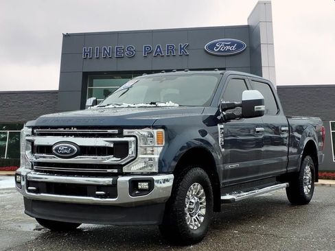 Used 2020 Ford F250 XLT w/ XLT Premium Package image 3