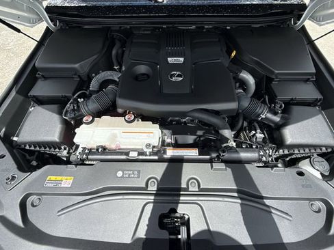 Certified 2025 Lexus GX 550 w/ Cold Area Package AWD/4WD image 28