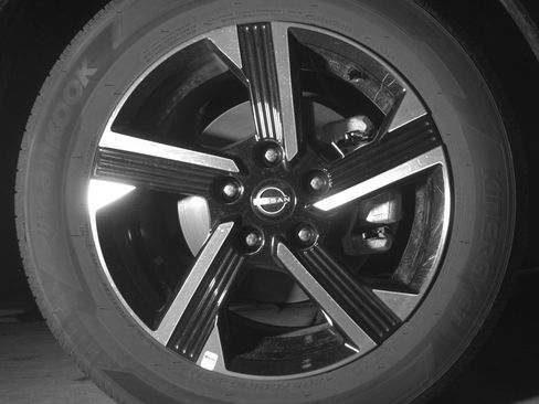 Used 2025 Nissan Sentra SV FWD image 13
