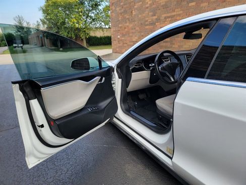 Used 2015 Tesla Model S 70D AWD/4WD image 19