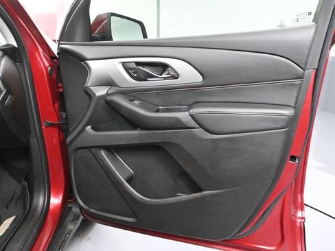 Used 2021 Chevrolet Traverse LT image 48