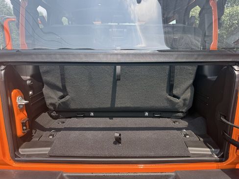 Used 2025 Jeep Wrangler Sport AWD/4WD image 37