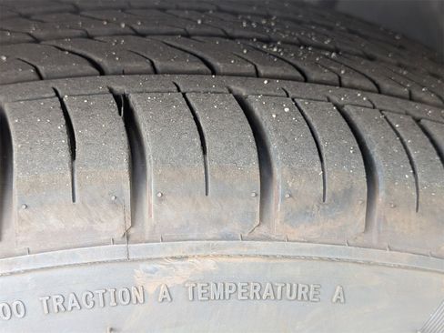 Used 2024 BMW i4 xDrive40i image 11