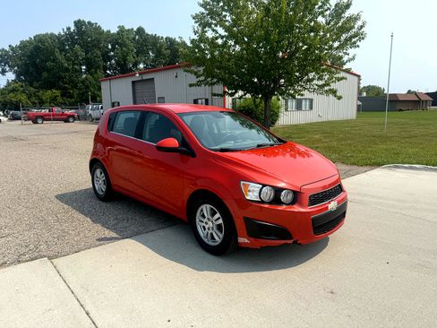 Used 2012 Chevrolet Sonic LT image 3