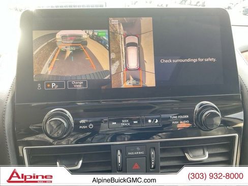 Used 2024 Nissan Armada SL image 16