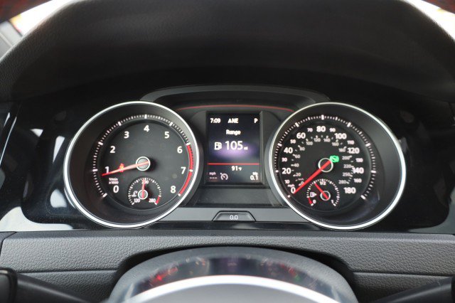 Used 2020 Volkswagen GTI SE FWD image 28