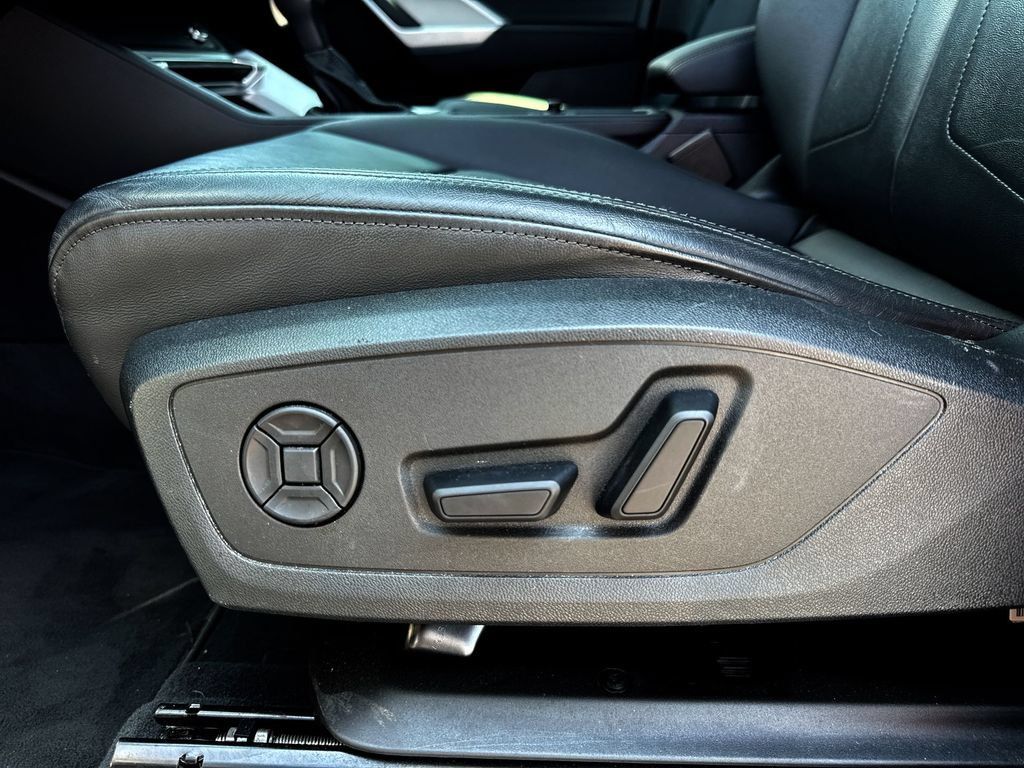 Used 2025 Audi Q3 2.0T Premium AWD/4WD image 12