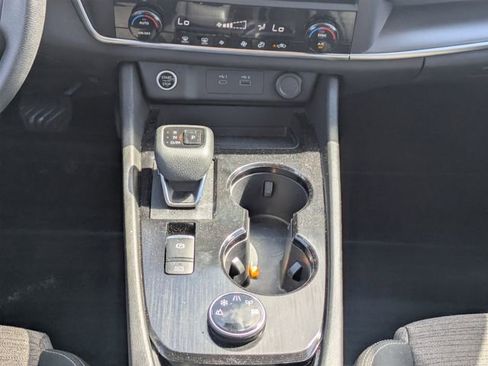 Used 2023 Nissan Rogue SV image 19