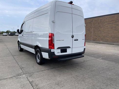 Used 2025 Mercedes-Benz Sprinter 2500 image 2