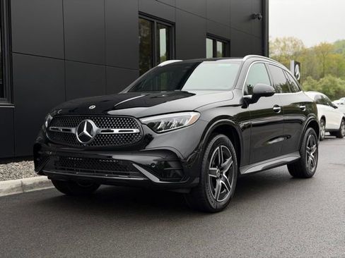 Used 2026 Mercedes-Benz GLC 300 4MATIC image 2