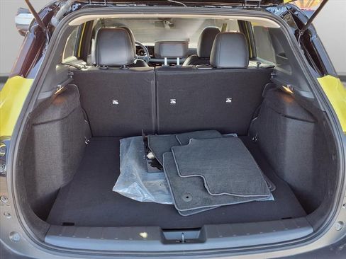 Certified 2025 Nissan Kicks SR image 25