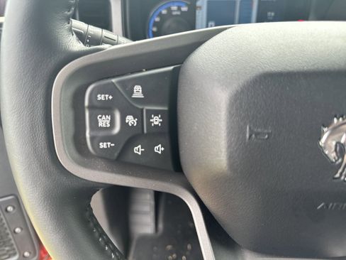 Used 2023 Ford Bronco Badlands image 26