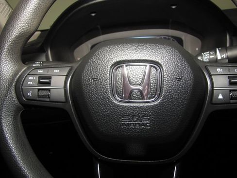 Certified 2025 Honda Accord SE image 5