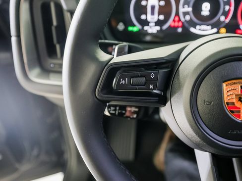 Certified 2026 Porsche Cayenne Coupe AWD/4WD image 17