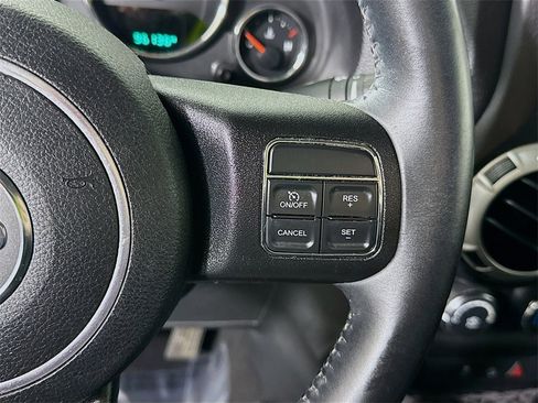 Used 2016 Jeep Wrangler Unlimited Sahara image 18