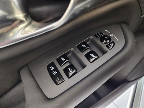 Used 2025 Volvo XC90 B5 Plus image 23