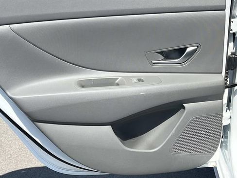 Certified 2021 Hyundai Elantra SEL w/ Cargo Package FWD image 19