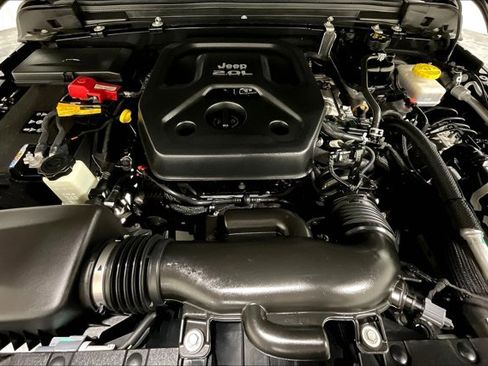 Used 2022 Jeep Wrangler Unlimited Sahara w/ Cold Weather Group image 10