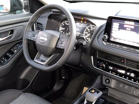 New 2026 Nissan Rogue SV w/ Cold Weather Package AWD/4WD image 9