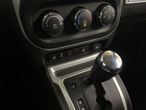 Used 2014 Jeep Compass Latitude image 36