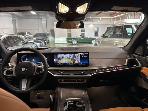Used 2026 BMW X7 xDrive40i w/ M Sport Package AWD/4WD image 22