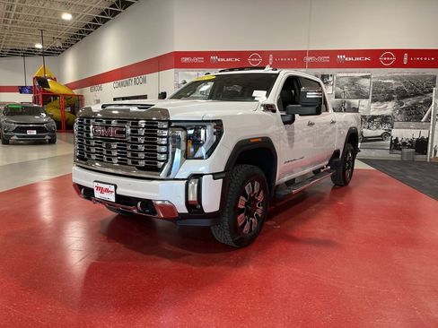 Used 2024 GMC Sierra 3500 Denali w/ Denali Reserve Package image 7
