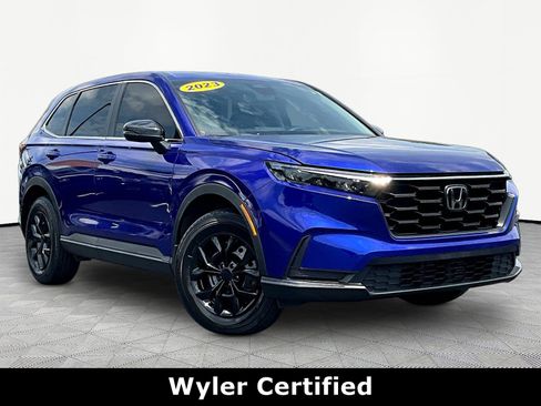 Used 2023 Honda CR-V LX image 3