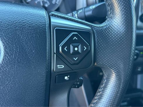 Used 2017 Toyota Tacoma TRD Sport w/ Tow Package image 22