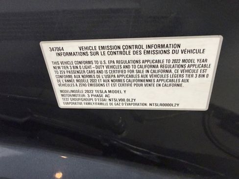 Used 2022 Tesla Model Y Long Range image 37