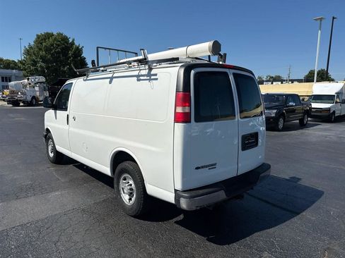 Used 2014 Chevrolet Express 2500 RWD image 6