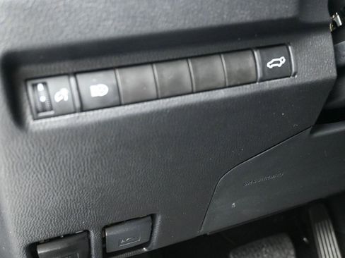 Used 2025 Toyota RAV4 XLE image 12