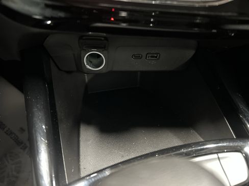 Used 2025 Chevrolet Trax LT w/ LT Convenience Package image 22