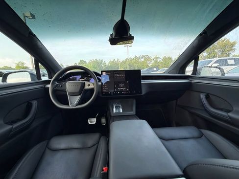 Used 2024 Tesla Model X AWD/4WD image 16