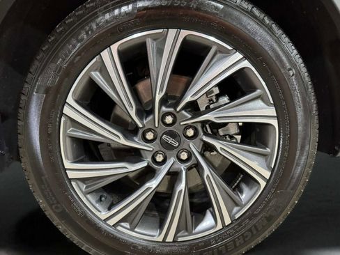 Certified 2025 Lincoln Aviator AWD image 29