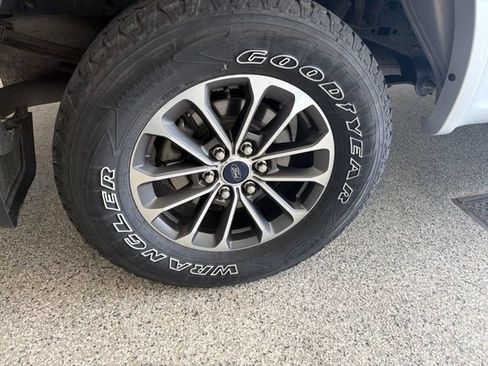 Used 2018 Ford F150 XLT w/ Equipment Group 302A Luxury AWD/4WD image 6