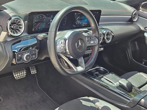Certified 2022 Mercedes-Benz CLA 250 image 9