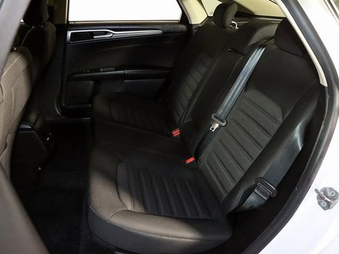 Used 2019 Ford Fusion SE image 13