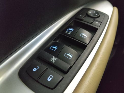 Used 2018 Dodge Journey SE w/ Safe & Sound Group AWD/4WD image 27