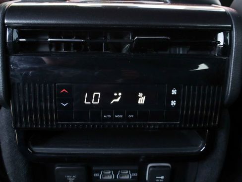 Used 2023 Jeep Wagoneer 4WD w/ Premium Group I image 49