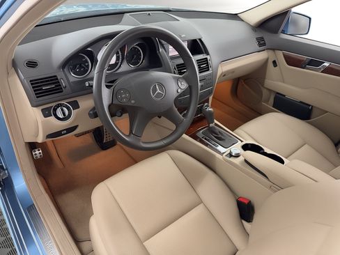 Used 2011 Mercedes-Benz C 300 Sedan image 4