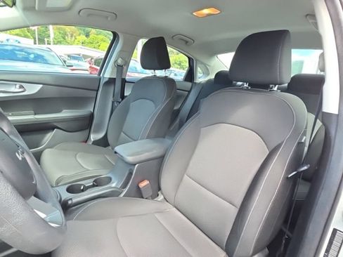 Used 2024 Kia Forte LXS FWD image 10