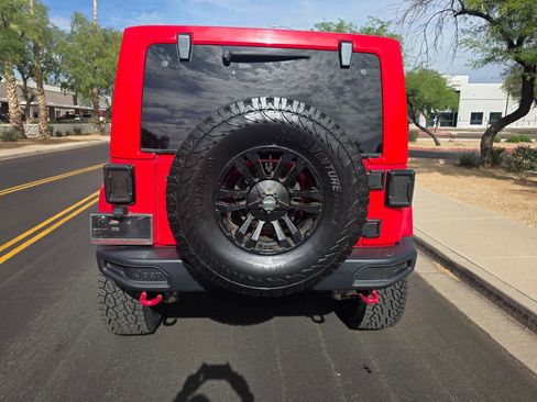 Used 2016 Jeep Wrangler Unlimited Rubicon AWD/4WD image 16