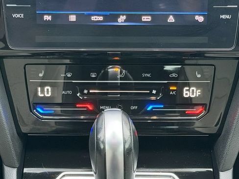 Used 2021 Volkswagen Arteon SE FWD image 16