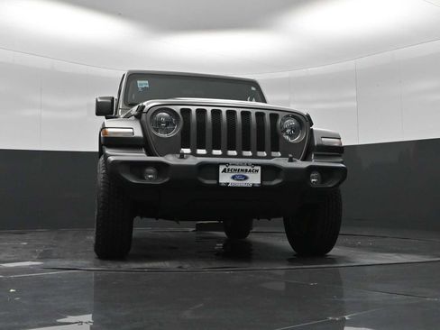 Used 2019 Jeep Wrangler Sport AWD/4WD image 24