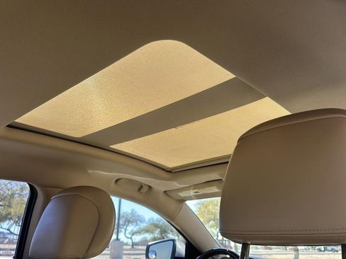 Used 2010 Buick LaCrosse CXS image 18