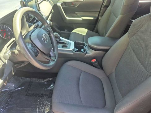 Used 2019 Toyota RAV4 LE w/ All Weather Liner Package AWD/4WD image 15