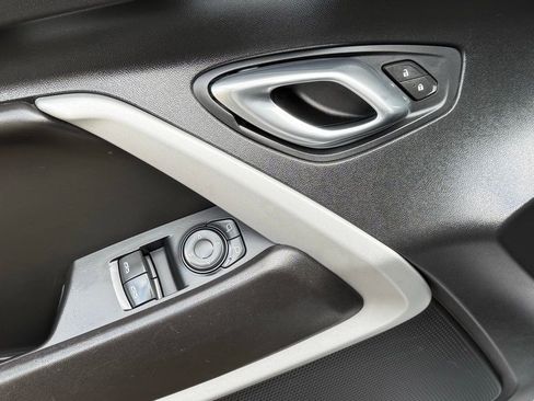 Used 2018 Chevrolet Camaro SS image 12